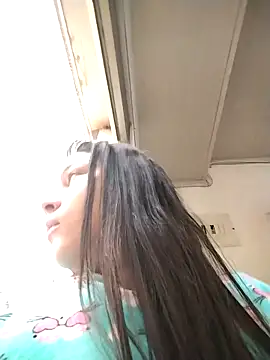 Snapshot of esmeralda_jadees chatting on 21, 11, 2025 esmeralda jadees online show from 21, 11, 2025