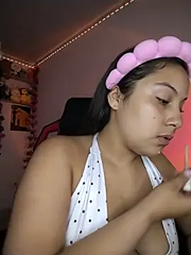 esmeralda jadees online show from 25, 6, 2026
