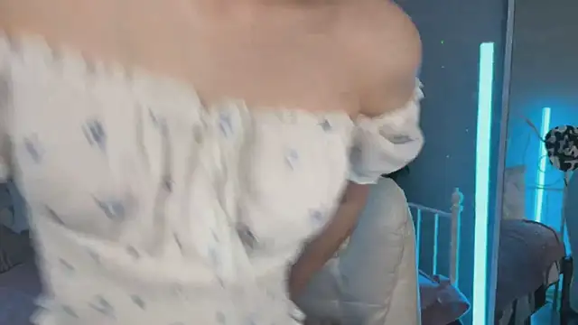 Snapshot of _Vikky_Moon_ chatting on 16, 6, 2026 Vikky Moon online show from 16, 6, 2026