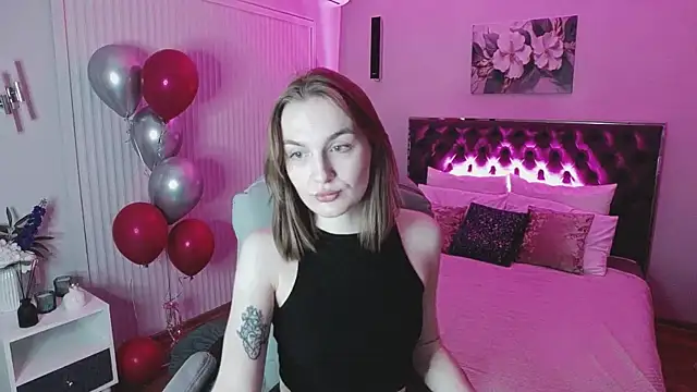  Vikky Moon  online show from 8, 3, 2025