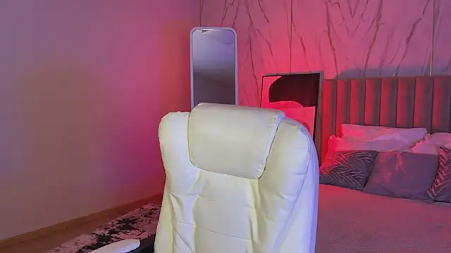  Vikky Moon  online show from 8, 10, 2025