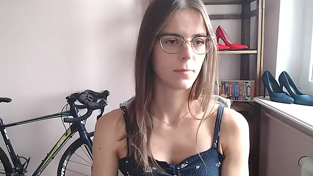 love megi online show from 13, 4, 2026