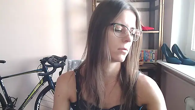 love megi online show from 11, 4, 2026