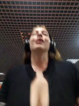 Snapshot of Bella_Gloria chatting on 16, 9, 2025 Bella Gloria online show from 16, 9, 2025