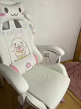 Bella Gloria online show from 6, 11, 2025