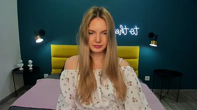 Snapshot of EvelineAmore chatting on 28, 4, 2026 EvelineAmore online show from 28, 4, 2026
