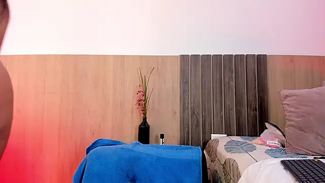 Snapshot of _SamantaGomez chatting on 31, 10, 2025 SamantaGomez online show from 31, 10, 2025