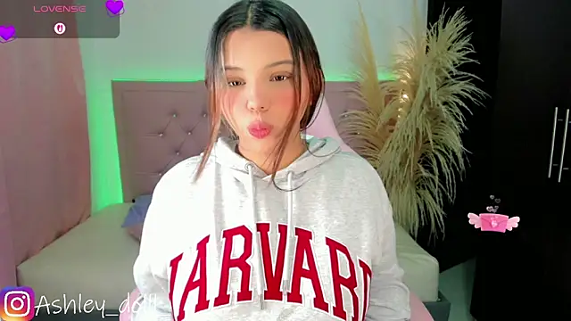 Ashley dolll online show from 27, 3, 2026