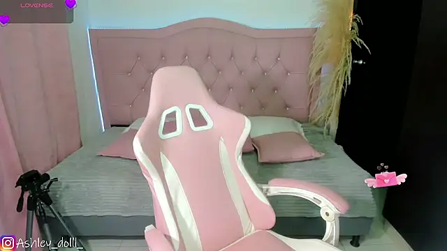 Ashley dolll online show from 21, 7, 2026