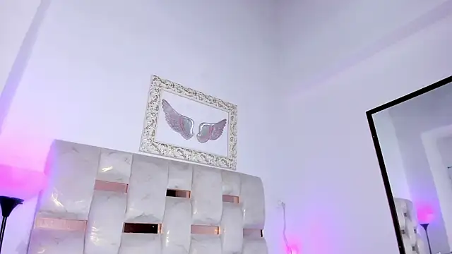 Lola Blondie online show from 22, 12, 2025