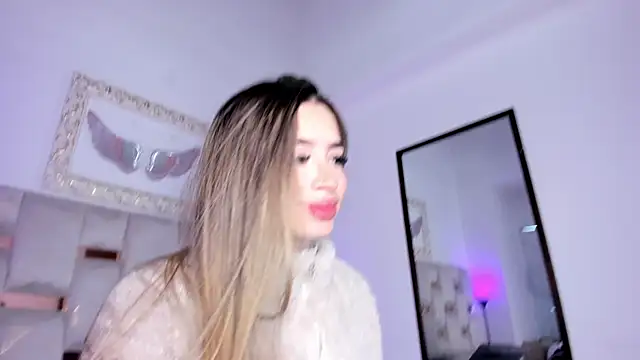 Lola Blondie online show from 19, 12, 2025