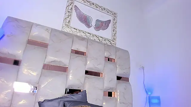 Lola Blondie online show from 26, 11, 2025