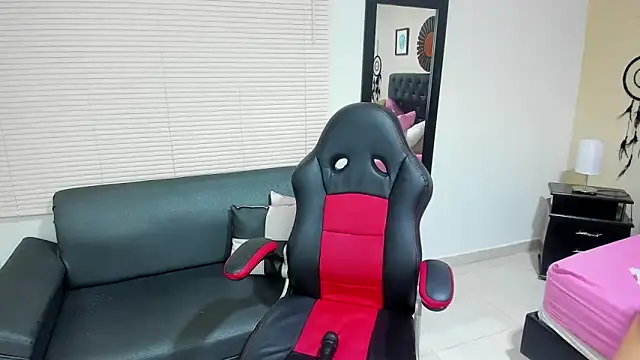  LiilyWong online show from 29, 11, 2025