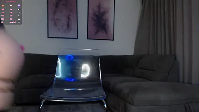 Snapshot of reinakylie chatting on 17, 11, 2025 reinakylie online show from 17, 11, 2025