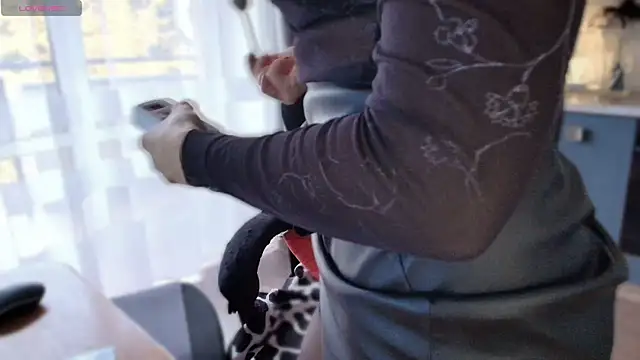 emlana online show from 16, 10, 2025