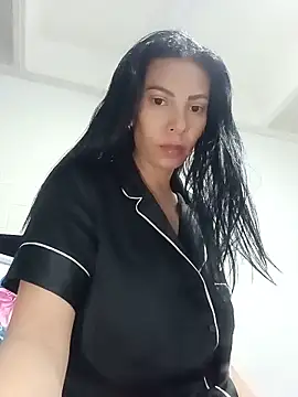 DaphneRosses online show from 10, 6, 2026