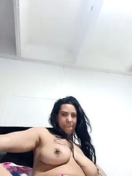 DaphneRosses online show from 8, 4, 2026