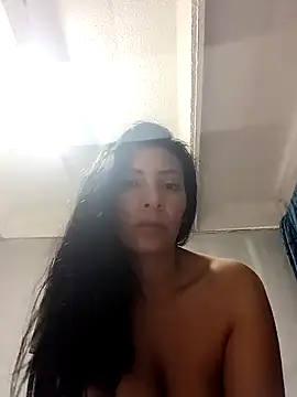 DaphneRosses online show from 13, 12, 2025