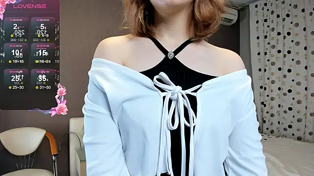 EsmeDecoursey online show from 21, 3, 2025