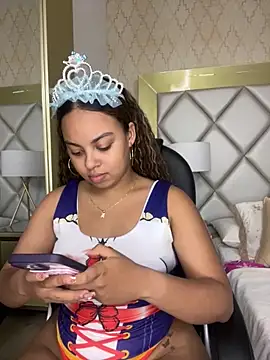 AlesiaCooper online show from 11, 10, 2025