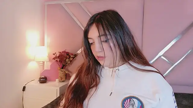 Roxanediaz online show from 30, 9, 2025