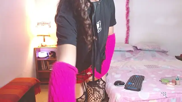 Snapshot of cute_femboy420 chatting on 12, 11, 2025 cute femboy420 online show from 12, 11, 2025