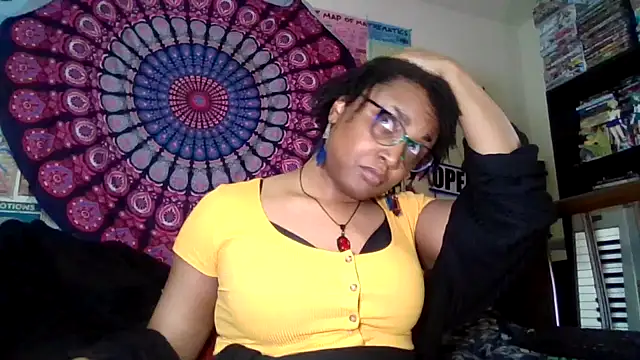Snapshot of GardeniaFields chatting on 13, 5, 2026 GardeniaFields online show from 13, 5, 2026
