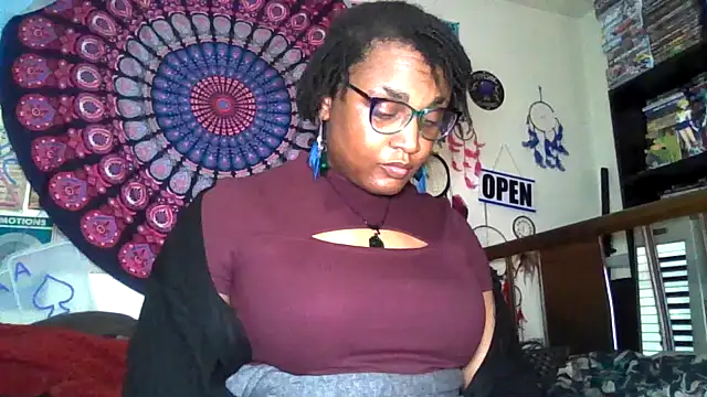 Snapshot of GardeniaFields chatting on 8, 5, 2026 GardeniaFields online show from 8, 5, 2026