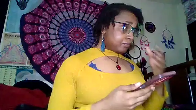 Snapshot of GardeniaFields chatting on 1, 5, 2026 GardeniaFields online show from 1, 5, 2026