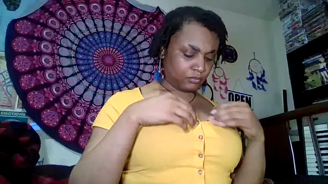 Snapshot of GardeniaFields chatting on 12, 5, 2026 GardeniaFields online show from 12, 5, 2026