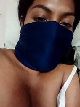 Snapshot of naughtyreva chatting on 8, 3, 2025 naughtyreva online show from 8, 3, 2025