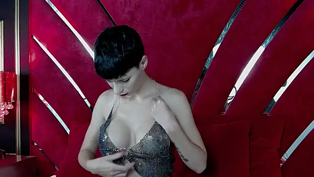 Roxxy Rouge online show from 7, 10, 2025