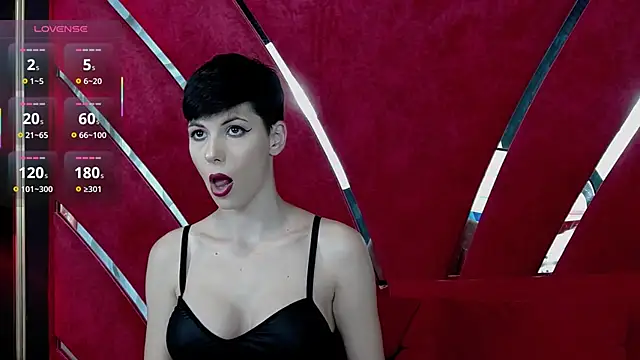 Roxxy Rouge online show from 17, 10, 2025