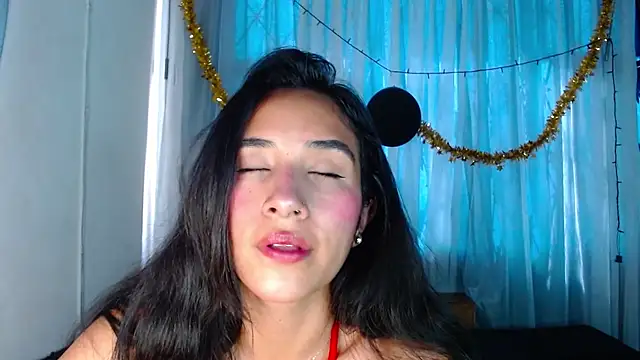 Snapshot of violettsuncs chatting on 9, 9, 2025 violettsuncs online show from 9, 9, 2025