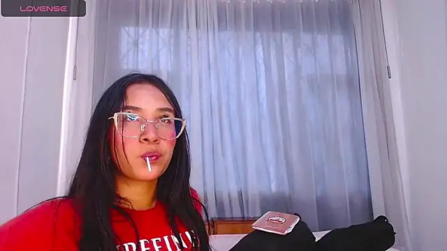 Snapshot of violettsuncs chatting on 19, 9, 2025 violettsuncs online show from 19, 9, 2025