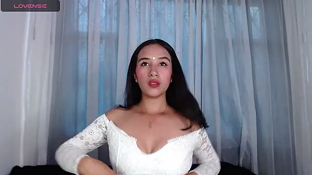 Snapshot of violettsuncs chatting on 6, 10, 2025 violettsuncs online show from 6, 10, 2025