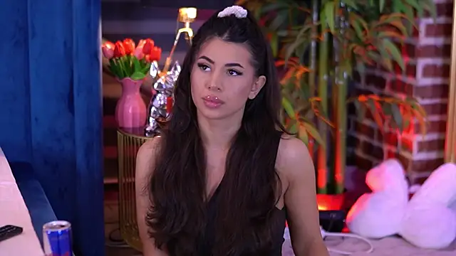 TanyaVonDe online show from 15, 2, 2026