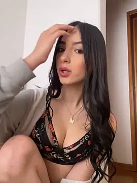 MagieeThomson online show from 8, 10, 2025