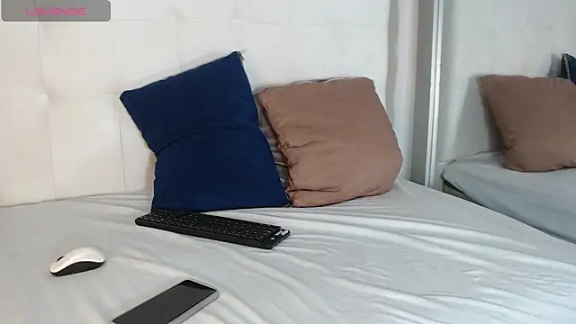 willow smitt online show from 15, 12, 2025