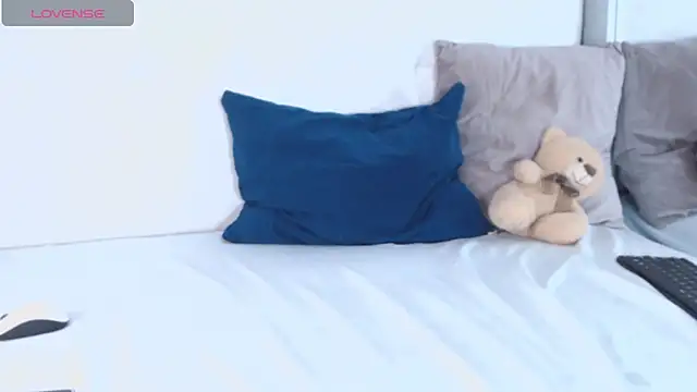 willow smitt online show from 28, 11, 2025