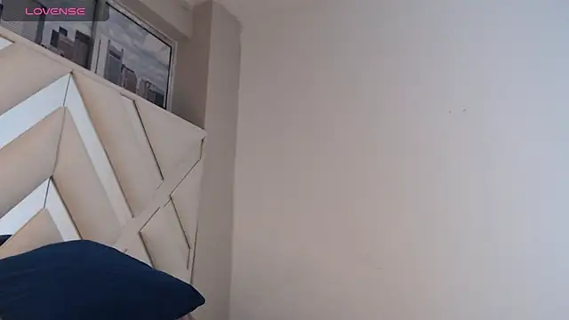 willow smitt online show from 10, 3, 2026