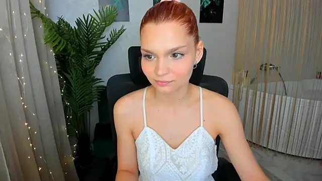 Snapshot of YourSweetMiley chatting on 22, 3, 2025 YourSweetMiley online show from 22, 3, 2025