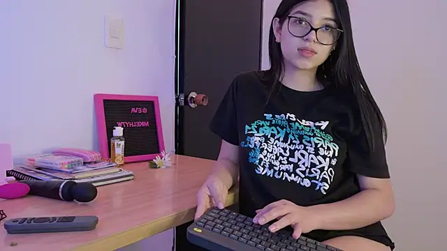 eva sin18 online show from 13, 3, 2025