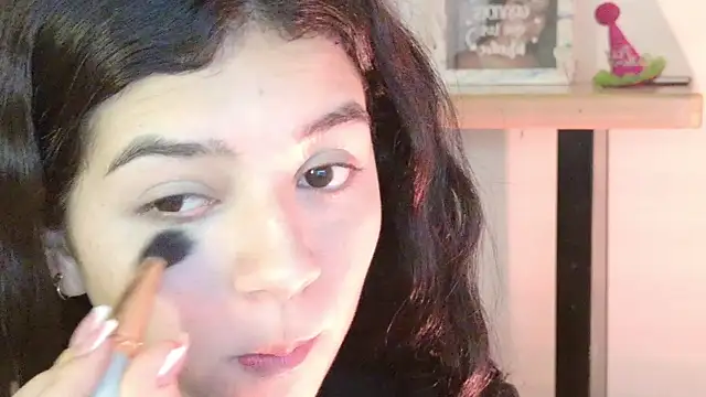 Snapshot of eva_sin18 chatting on 7, 6, 2026 eva sin18 online show from 7, 6, 2026