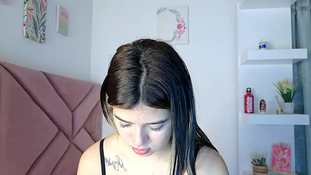 Snapshot of eva_sin18 chatting on 12, 10, 2025 eva sin18 online show from 12, 10, 2025