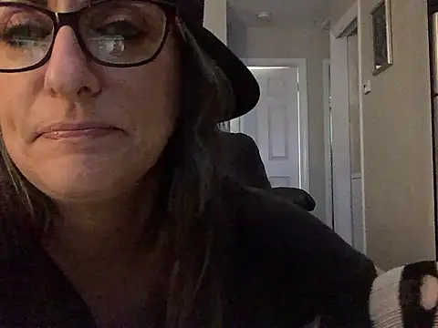 Snapshot of KittyKat_LoLo chatting on 10, 3, 2025 KittyKat LoLo online show from 10, 3, 2025