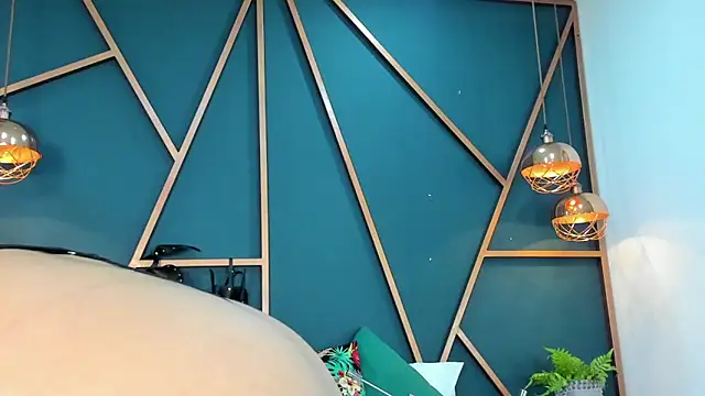 Lia Valmont online show from 3, 3, 2026