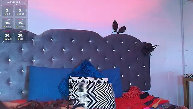 Lia Valmont online show from 20, 12, 2025