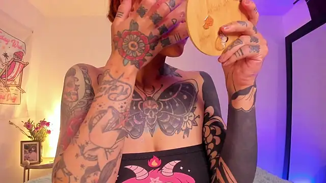 Alessamoth online show from 6, 2, 2026