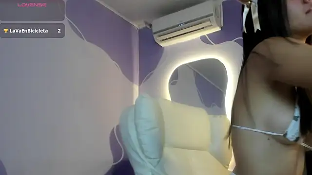 Snapshot of auroracute02 chatting on 10, 9, 2025 auroracute02 online show from 10, 9, 2025